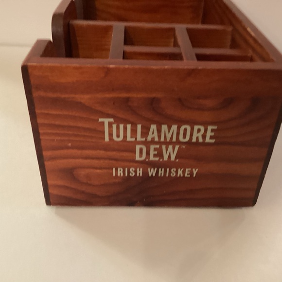 Vintage TULLAMORE D.E.W. Irish whiskey bar container/caddy box - Picture 2 of 8